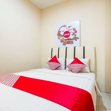 Sentosa Guest House Понтіанак Екстер'єр фото